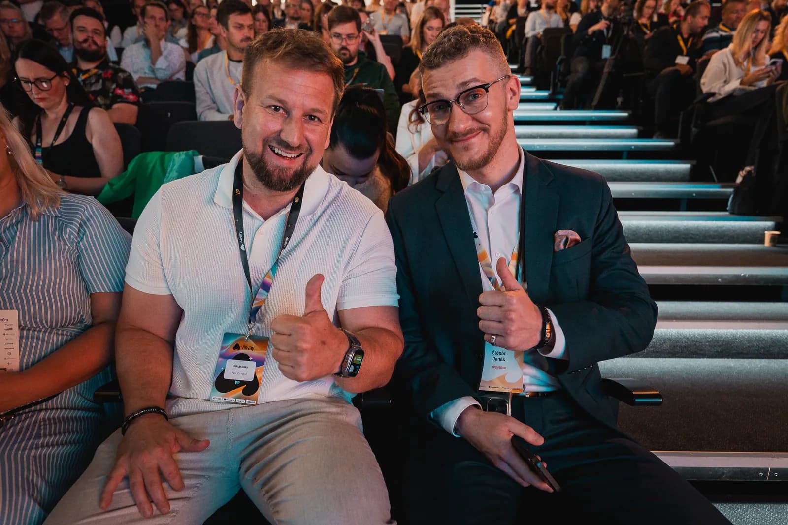 Úsměvy a palce nahoru v publiku na AIWAY 2026
