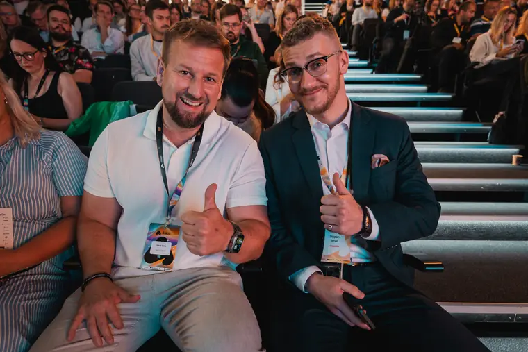 Podání ruky a networking účastníků