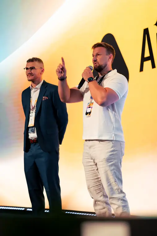 Hosté na pódiu konference AIWAY 2026